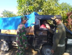 Koramil 06/Selakau Sekat Kendaraan Antisipasi Penyebaran Covid-19