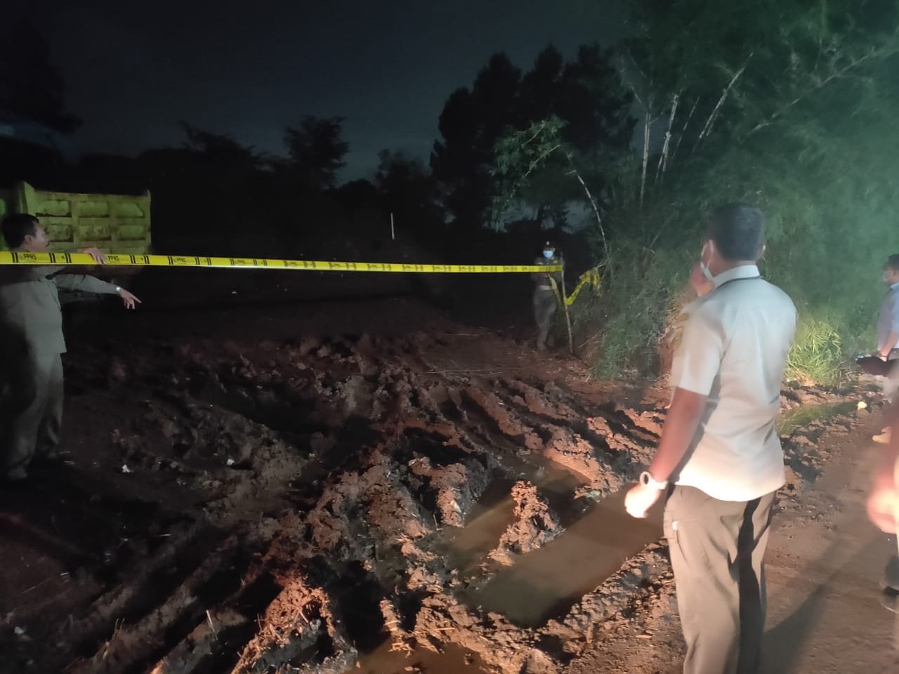 Satpol PP Bogor Segel Lokasi Galian Cimanggis untuk Ketiga Kalinya