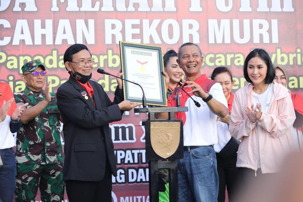 Kodam Pattimura Pecahkan Rekor Muri Papeda Terpanjang dan Terbanyak di JMP Ambon
