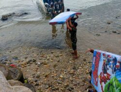 Penyaluran Bansos di Aboru Terus Berlangsung, Pangdam Pattimura Ingatkan Jaga Kesehatan