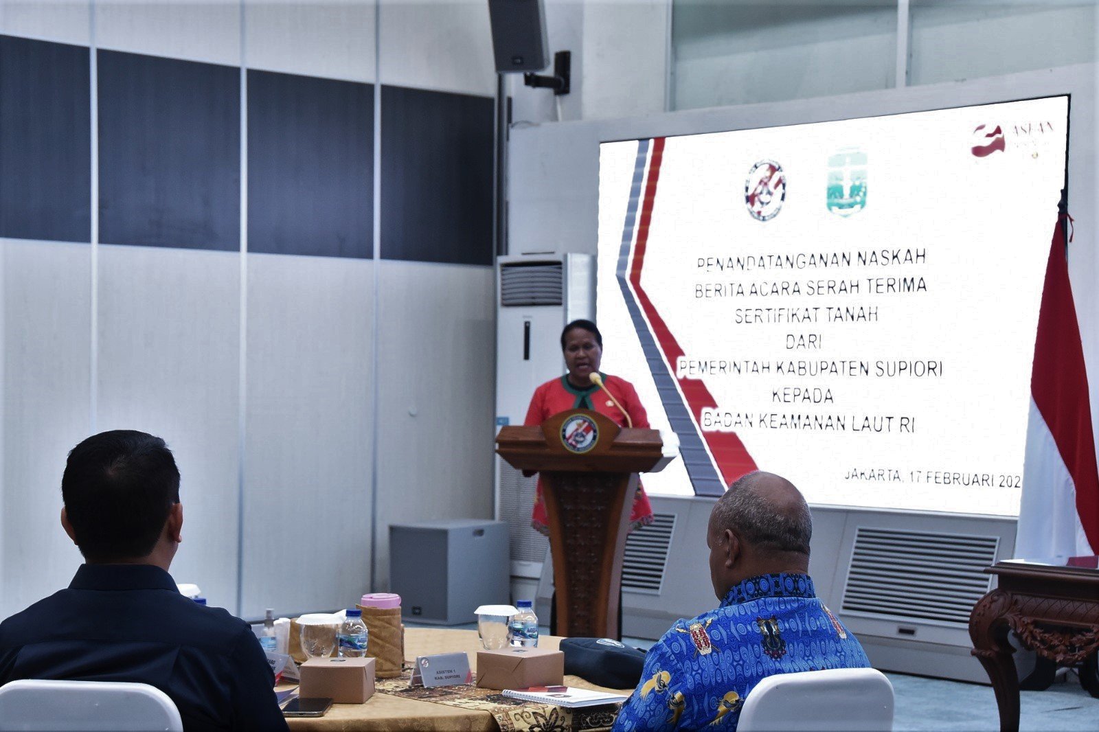 Bakamla RI Terima Sertifikat Tanah Hibah dari Pemerintah Supiori