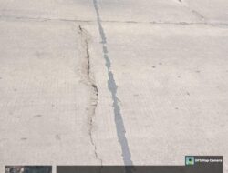 Proyek Jalan Jatake Diduga Asal Jadi, Baru Selesai Sudah Rusak Parah