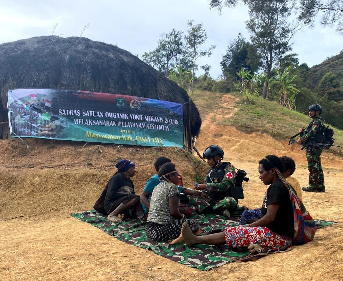 Aksi Cepat Tanggap Pos Malagayneri Yonif Mekanis 203/AK Layani Kesehatan Warga Pegunungan Tengah