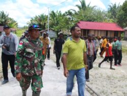 Bupati Mappi Tinjau Pembangunan 20 Rumah di Kampung Empe TMMD 107