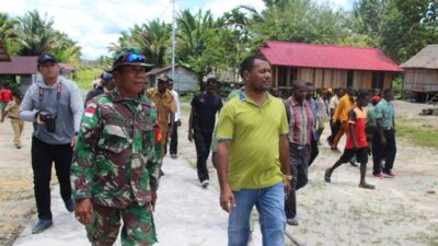 Bupati Mappi Tinjau Pembangunan 20 Rumah di Kampung Empe TMMD 107