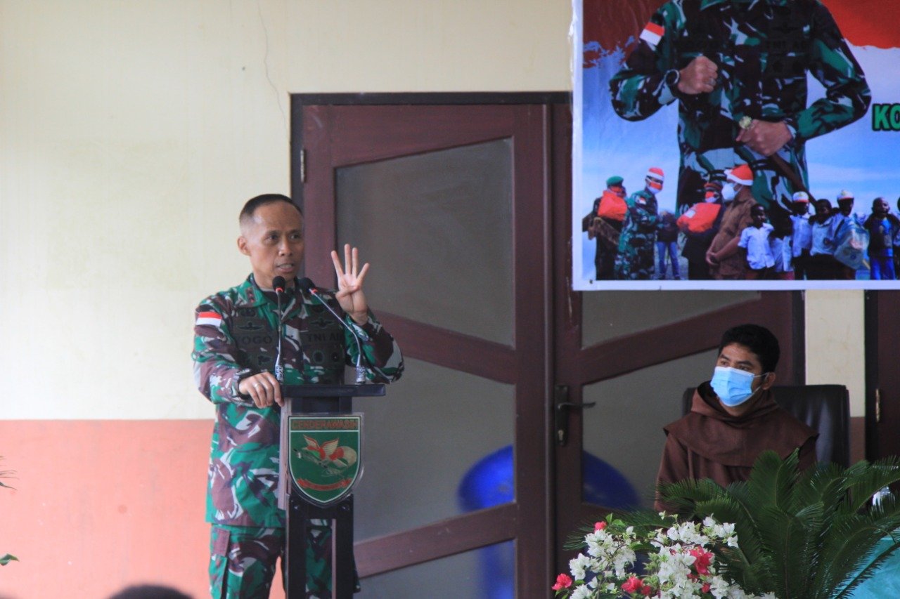 Pangdam Cenderawasih Bagikan Kasih ke Panti Ajak Jaga Prokes