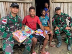 Satgas Yonif 143/TWEJ Kunjungi Penyandang Disabilitas di Perbatasan RI-PNG