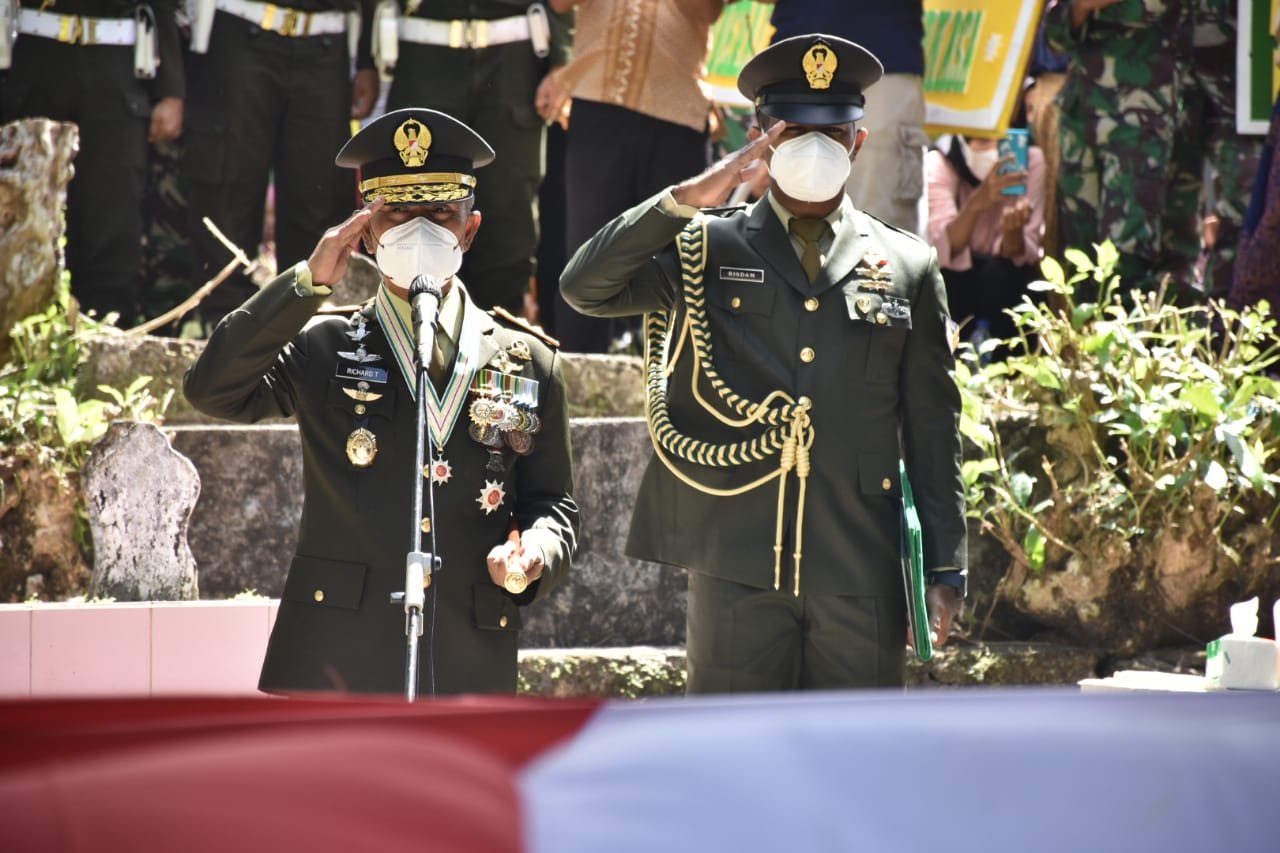 Pangdam Pimpin Upacara Anumerta Praka Rahman sebagai Penghormatan Prajurit Kusuma Bangsa
