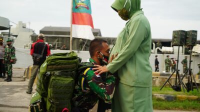 Keharuan Personel Yonif 742/SWY Saat Berangkat Tugas Pamtas RI-RDTL