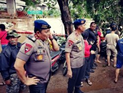 Irjen Pol Anang Revandoko Korban Dankor Brimob Pantau Banjir Kali Sunter Jakarta Timur