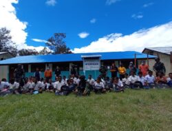 TNI Peduli Pendidikan Generasi Muda, Bagikan Tas dan Alat Tulis