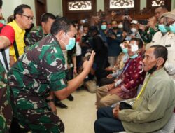 Panglima TNI Tinjau Karya Bakti Skala Besar di Madiun
