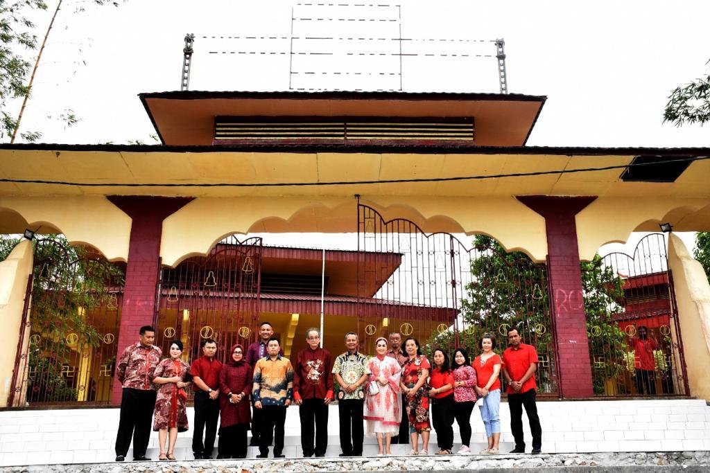 Pangdam XVI/Pattimura Sampaikan Ucapan Imlek 2573 di Vihara Suarna Giri Tirta