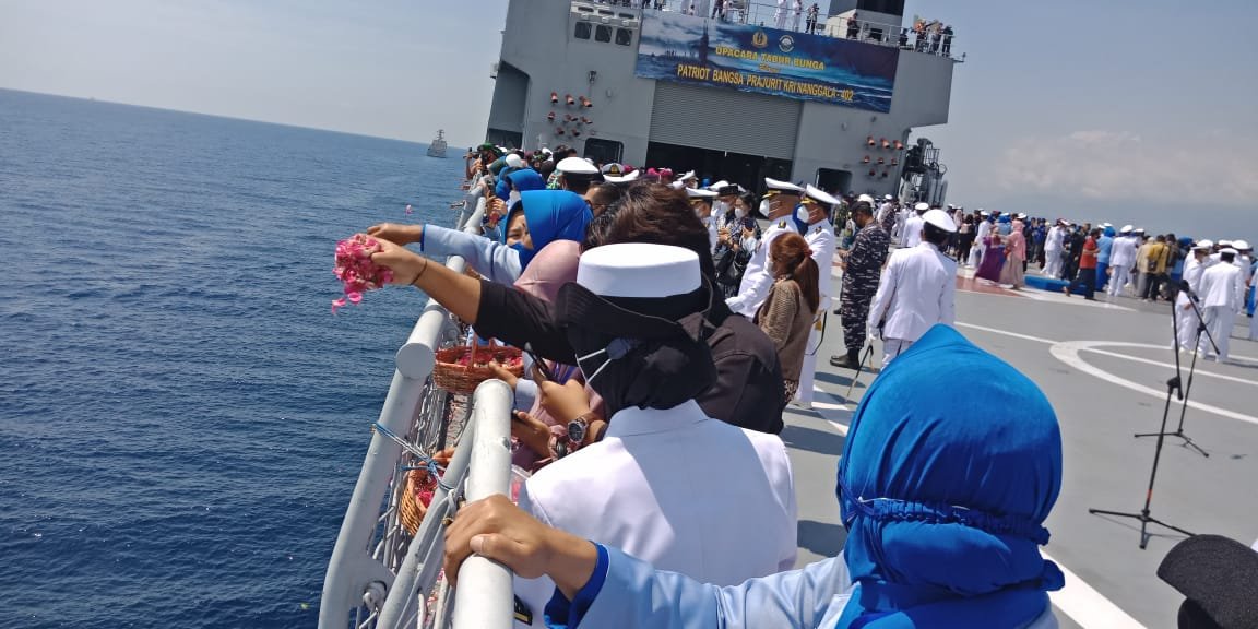 Panglima TNI Gunakan Tiga Boeing 737 Tabur Bunga di Laut Bali