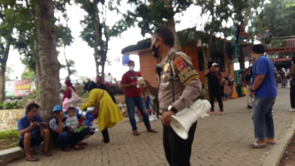 Satgas Covid-19 Kecamatan Curug Pantau Pengunjung MBS