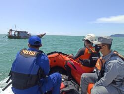 SPKKL Sambas dan Rapala Cari Nelayan Hilang di Perairan Selakau