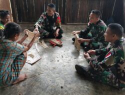 Satgas Yonif 143/TWEJ Borong Kerajinan Warga untuk Dorong Ekonomi Papua