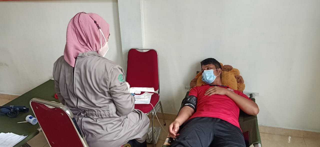 SPKKL Sambas Bakamla Donor Darah HUT ke-50 Basarnas