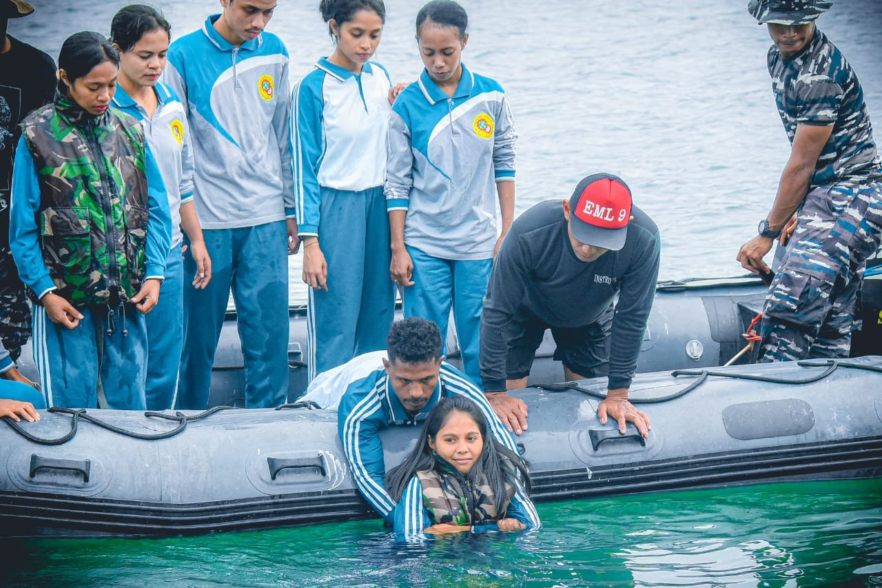 Danlantamal IX Latih EML bagi Ratusan Mahasiswa Stikes Pasapua di Mako