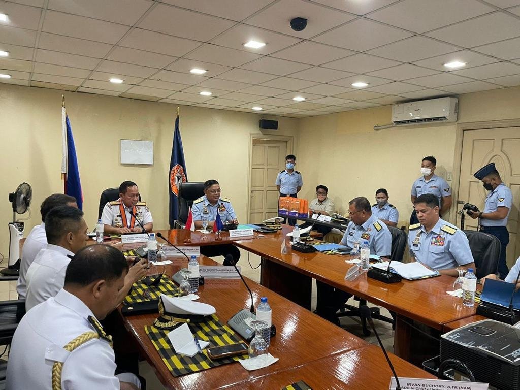 Kepala Bakamla RI Kunjungi Markas PCG Filipina