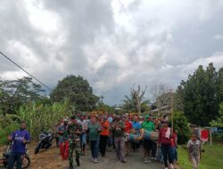 Satgas Pamtas Yonif 126/KC dan Warga Rayakan Tahun Baru dengan Tarian Suling Tambur