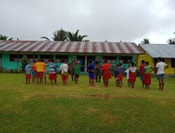 Prajurit Satgas Yonif 126/KC Cerdaskan Anak Bangsa di Perbatasan