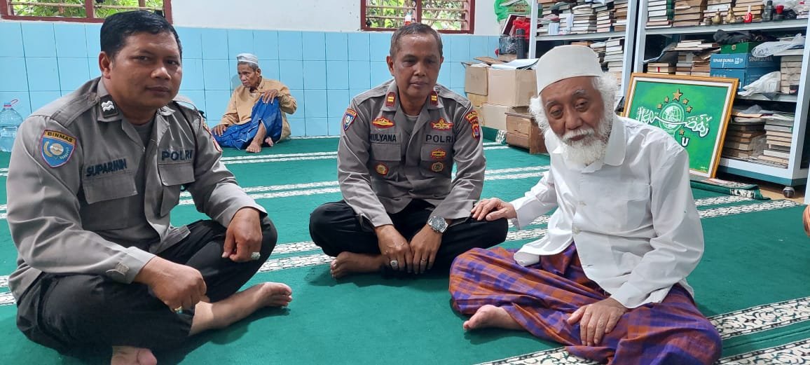 Sat Binmas Polres Pandeglang Sowan Sesepuh