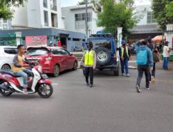 Polwan Polres Lebak Cegah Kejahatan Saat Sholat Jumat