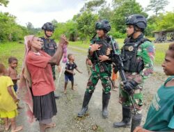 Keceriaan Mama Papua Bersama Satgas Pamtas Yonif Raider 142/KJ