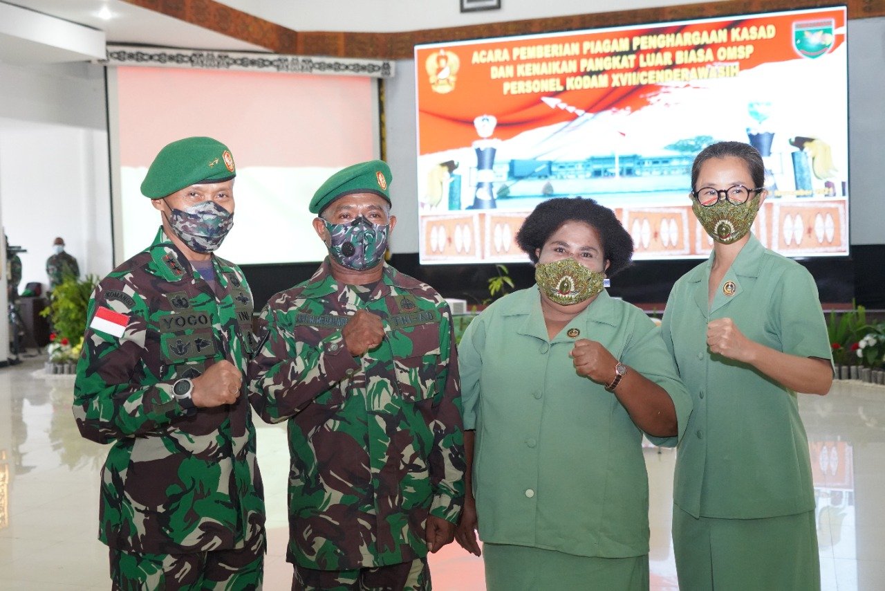 Pangdam Cenderawasih Apresiasi 5 Prajurit Berprestasi dengan Penghargaan Kasad