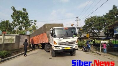 Proyek Saluran Air di Jalan Cikande-Rangkasbitung Picu Kecelakaan