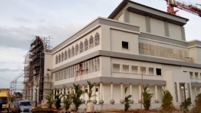 Buruh Banten Islamic Center Menangis, Upah Rp100 Juta Lebih Belum Dibayar