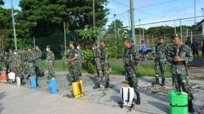 Korem 174/ATW Semprot Disinfektan untuk Lindungi Prajurit dan Keluarga dari Covid-19