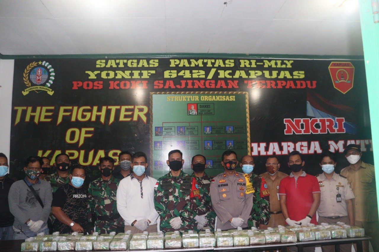 Satgas Pamtas Yonif 642/Kapuas Amankan 42 Ribu Kilogram Narkoba di Jalur Ilegal