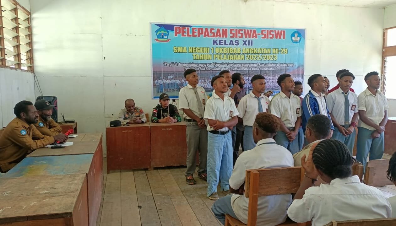 Ikatan Batin Satgas Yonif 143/TWEJ Terlihat Saat Hadiri Pelepasan Siswa di Papua