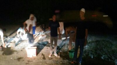 Perbaikan Jalan Berlubang di Terminal Kadu Banen dari Iuran Warga