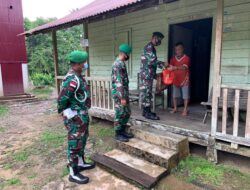 Batalyon Infanteri 642 Kapuas Bagikan Sembako ke Warga Kurang Mampu