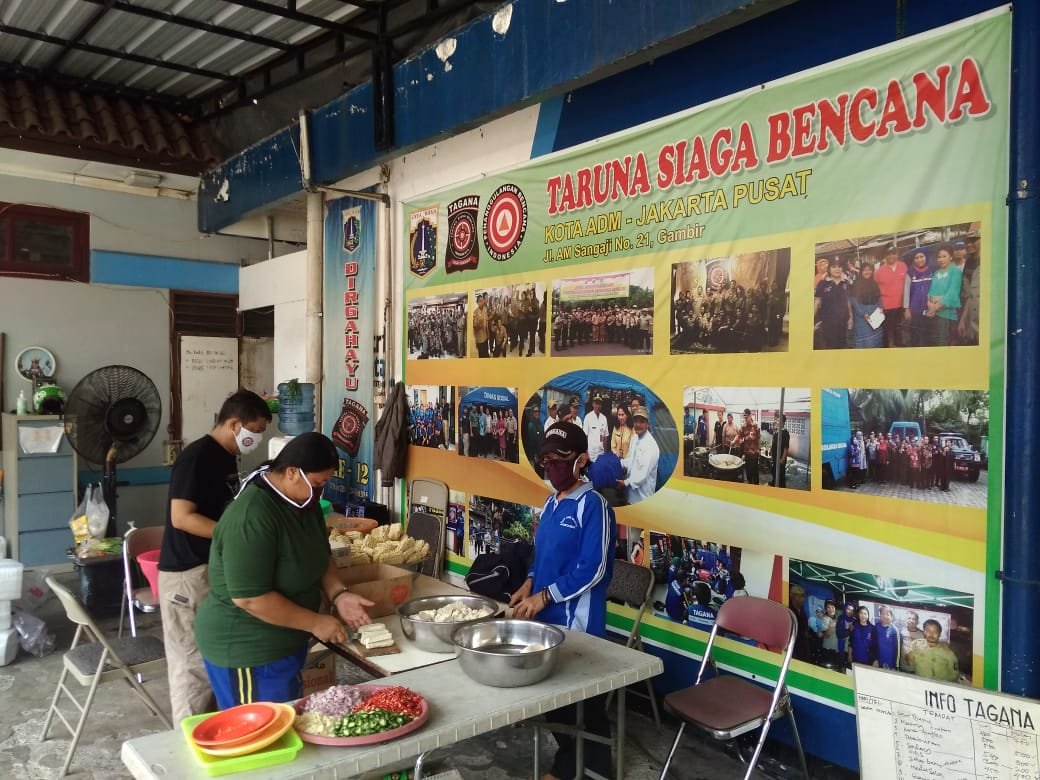 Tagana Jakpus Buka Dapur Umum untuk PMKS Guna Putus Rantai Covid-19