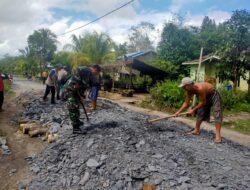 Babinsa Sejangkung Jalin Hubungan Baik dengan Pengrajin Rotan Sambas