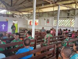 Personel TMMD Kodim Boven Digoel Ajak Pemuda Rajin Beribadah