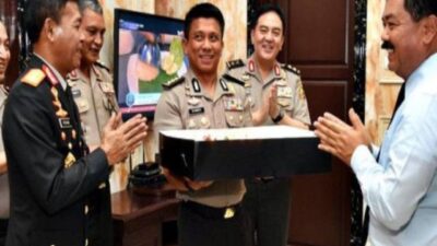 Panglima TNI Genap 56 Tahun, Kapolri Idham Aziz Beri Kejutan
