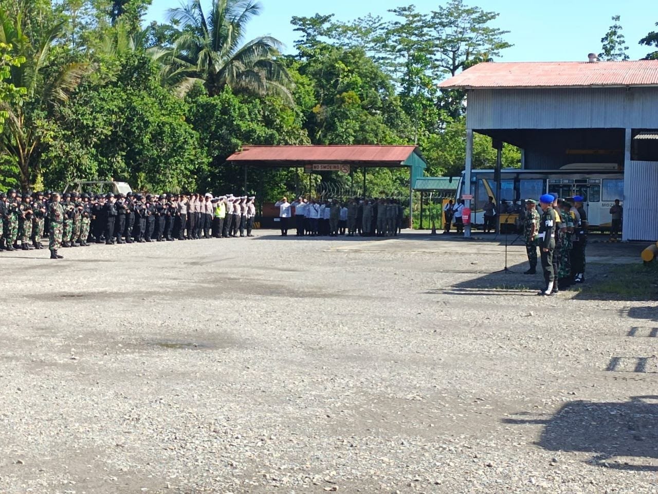 Dandim 1710/Mimika Dampingi Kasrem Apel Gelar Pasukan untuk Kunjungan Wapres RI