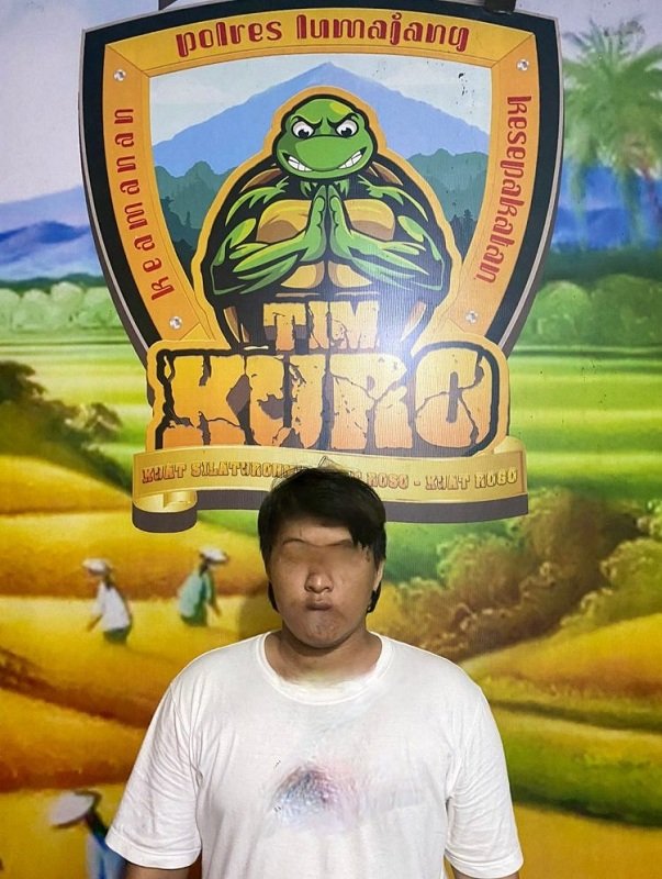 Tertangkap dengan Setengah Kilogram di Tangan