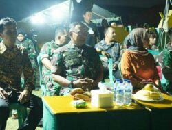 Danrem 064/MY Baur dengan Warga Pulo Panjang Lalu Cek Poin 6 Kodim 0623/Cilegon