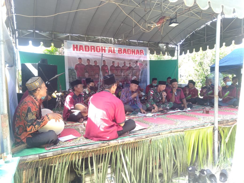 TNI Yonif 413 Kostrad Kolaborasi Hadrah dengan Warga Perbatasan RI-PNG