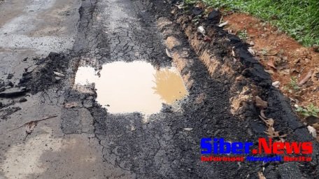 Jalan di Sajira Rusak Padahal Baru Dibangun