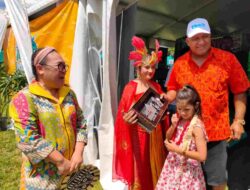 Merak Indonesia Serahkan Hadiah untuk PM Fiji