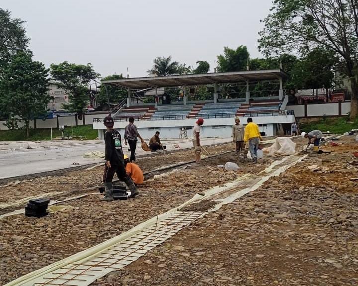 Proyek Stadion Mini Cibodas Diduga Abaikan K3 dan Pinjam TA Teknis