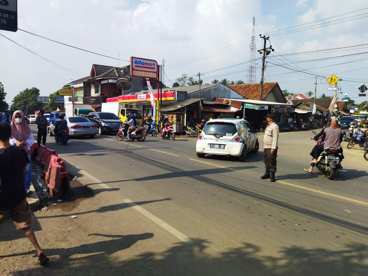 Antisipasi Kepadatan, Polsek Baros Gelar Gatur Lantas