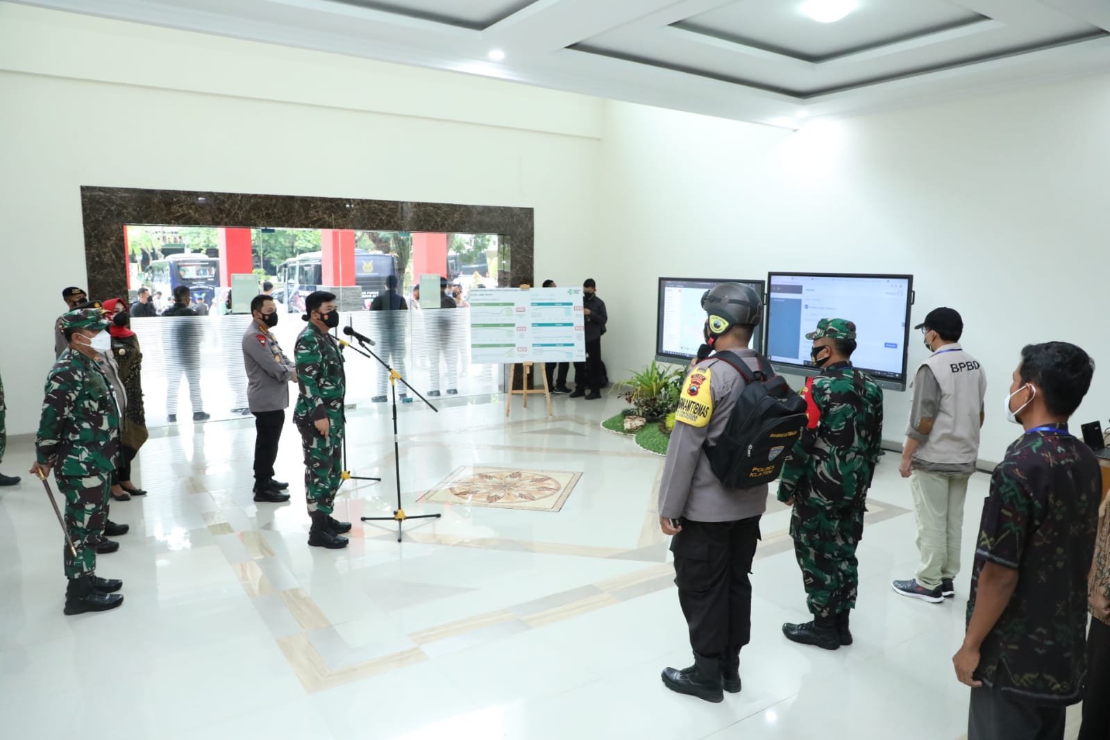 Panglima TNI: Keroyok Bersama Cepat Tangani Penularan Covid-19